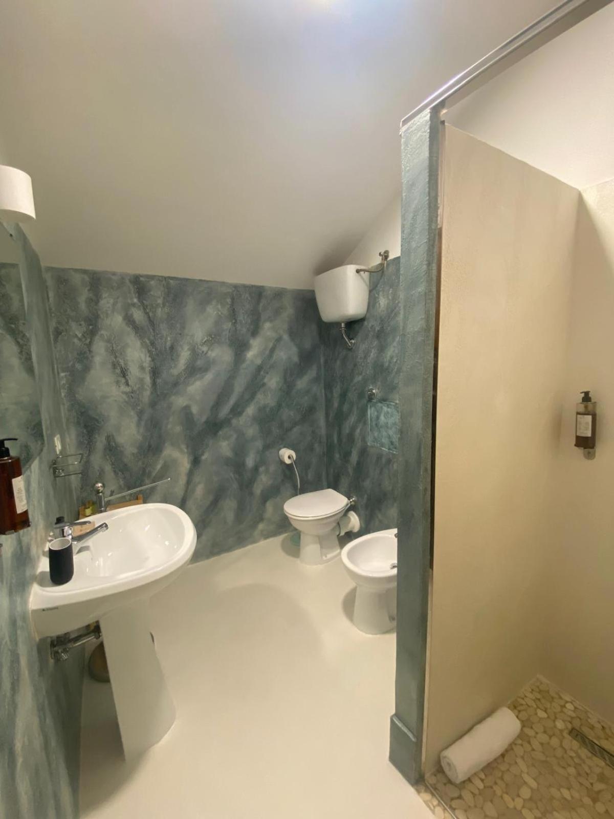 Palazzo Venezian 5 Apartment Trieste Bagian luar foto